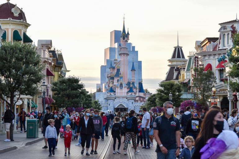 Disneyland busca trabajadores para sus parques, así puedes aplicar